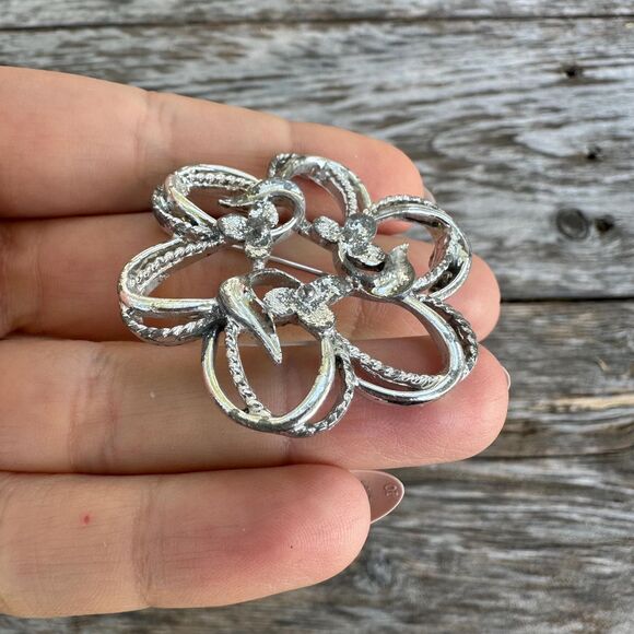 Vintage Jewelry Sarah Coventry Silver Tone Flower Brooch Floral Pin - Picture 3 of 3